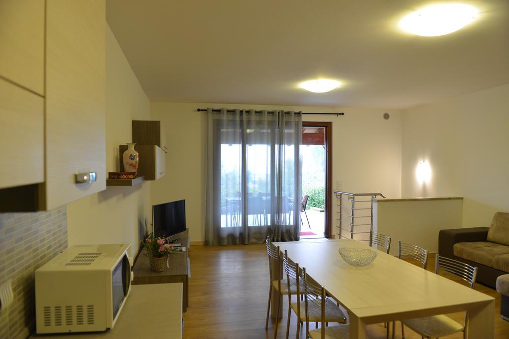 Residence Boschetti Manerba del Garda Pokoj fotografie