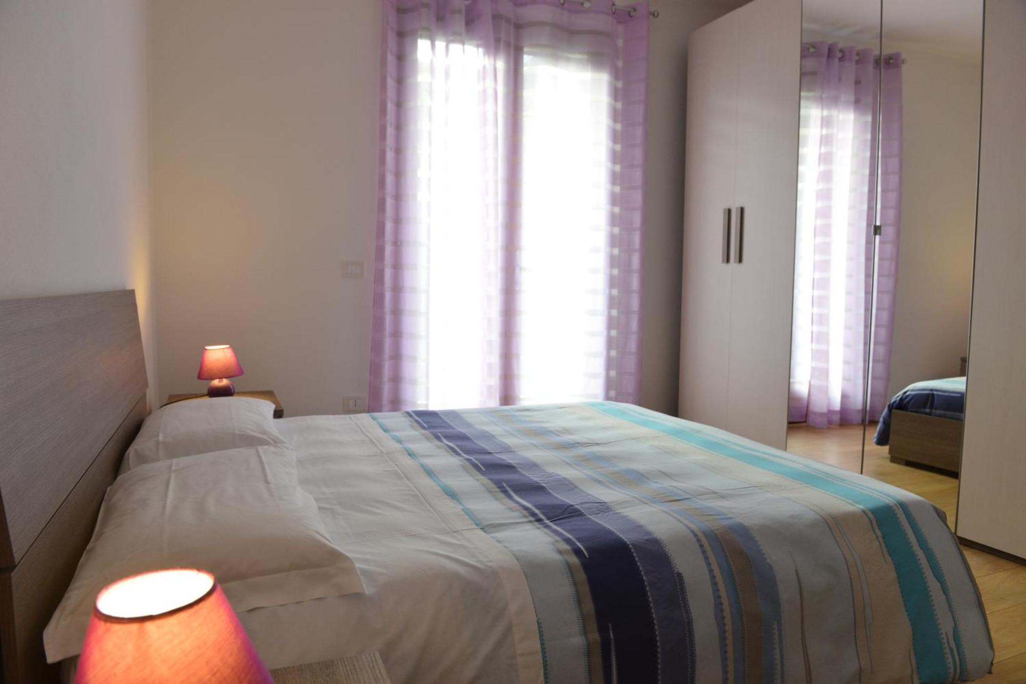Residence Boschetti Manerba del Garda Pokoj fotografie